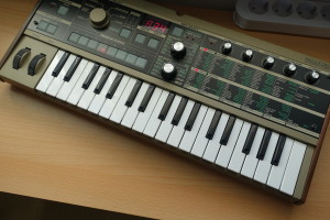 Korg microKORG