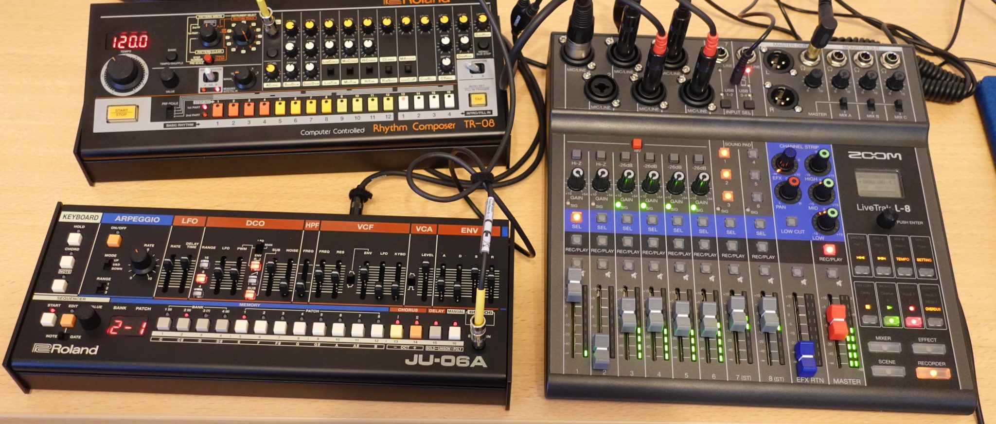 Zoom LiveTrak L8, PodcastMixer, AudioInterface und mehr › merkst.de