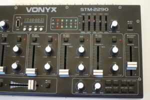 Vonyx STM2290 Panel rechts